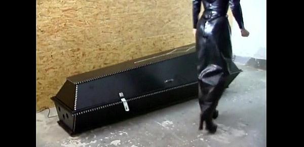  Hot girl in latex dildos her cunt